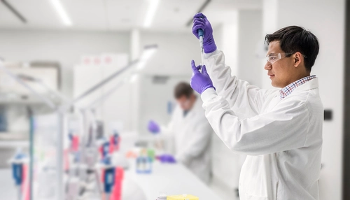 Forskere i laboratorie