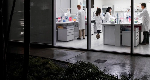 Mennesker i laboratorie