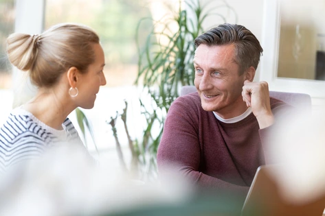 Conversatie tussen een man en een vrouw